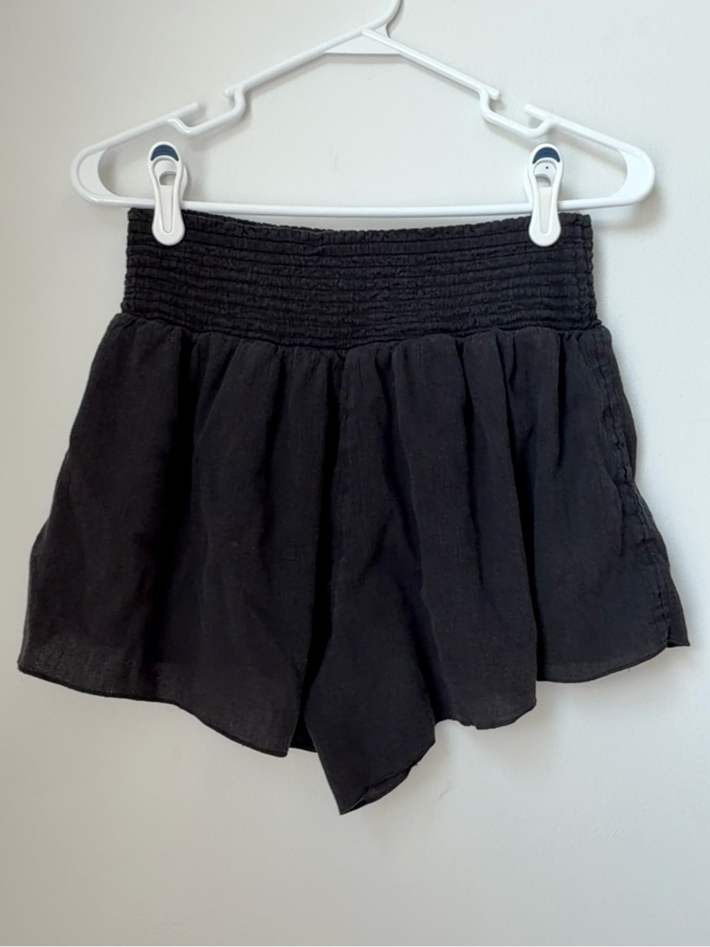 Aerie Smocked High Waisted Black Shorts Size Medium - Picture 2 of 6
